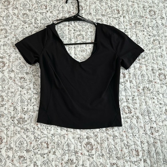 Lululemon Top (Size 4) Barely Used! - Picture 1 of 2